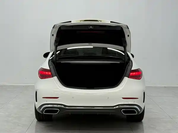Mercedes-Benz C-Class 2023