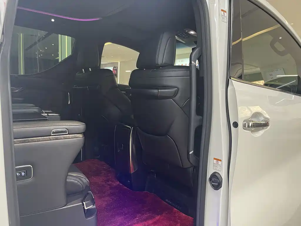 Toyota Alphard 2021 — фото 20