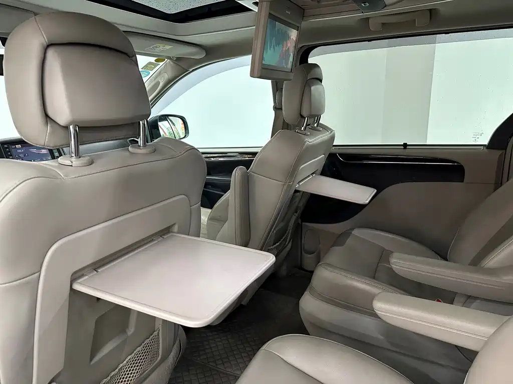 Chrysler Grand Voyager 2014 — фото 20
