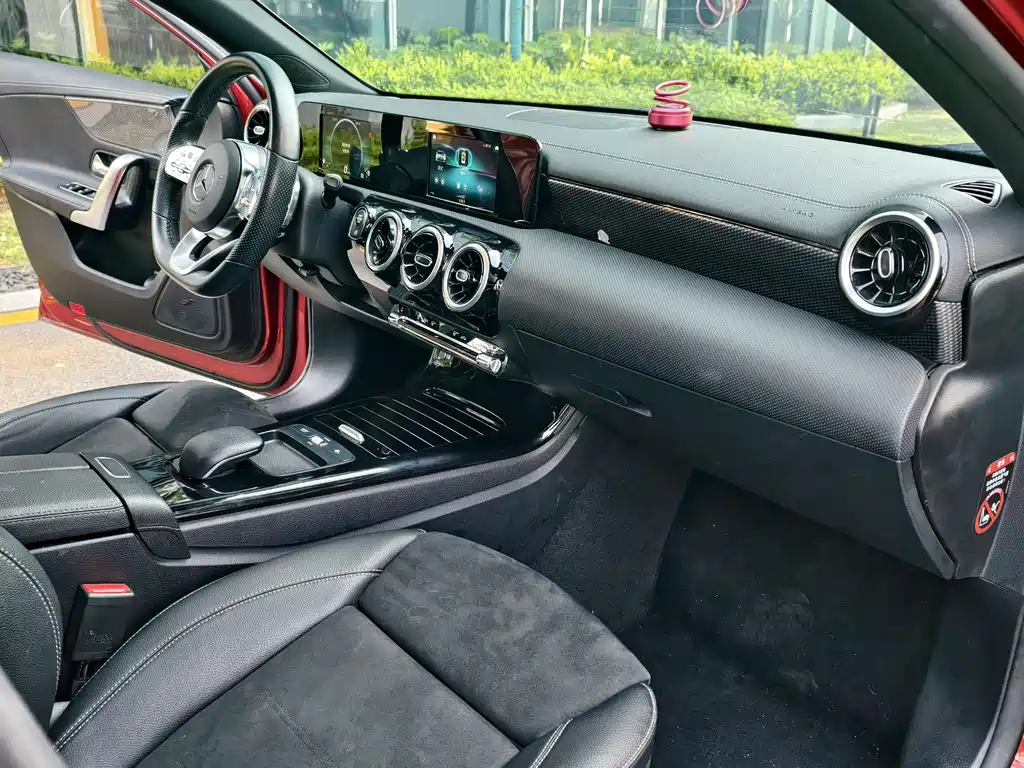 Mercedes-Benz A-Class 2019 — фото 34