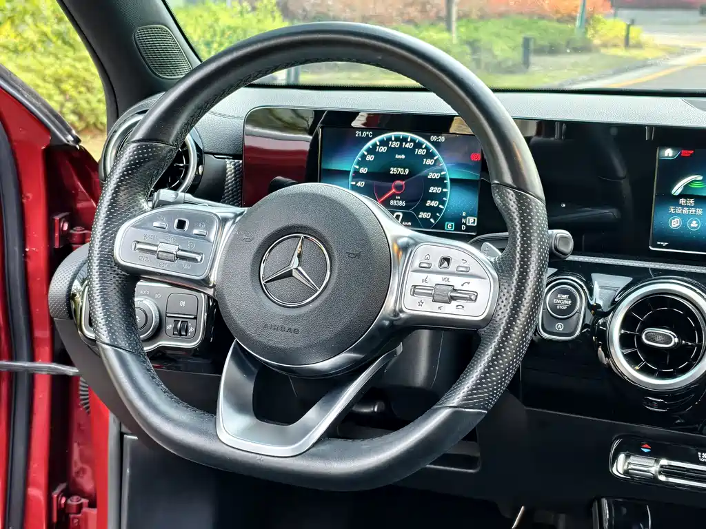 Mercedes-Benz A-Class 2019 — фото 47
