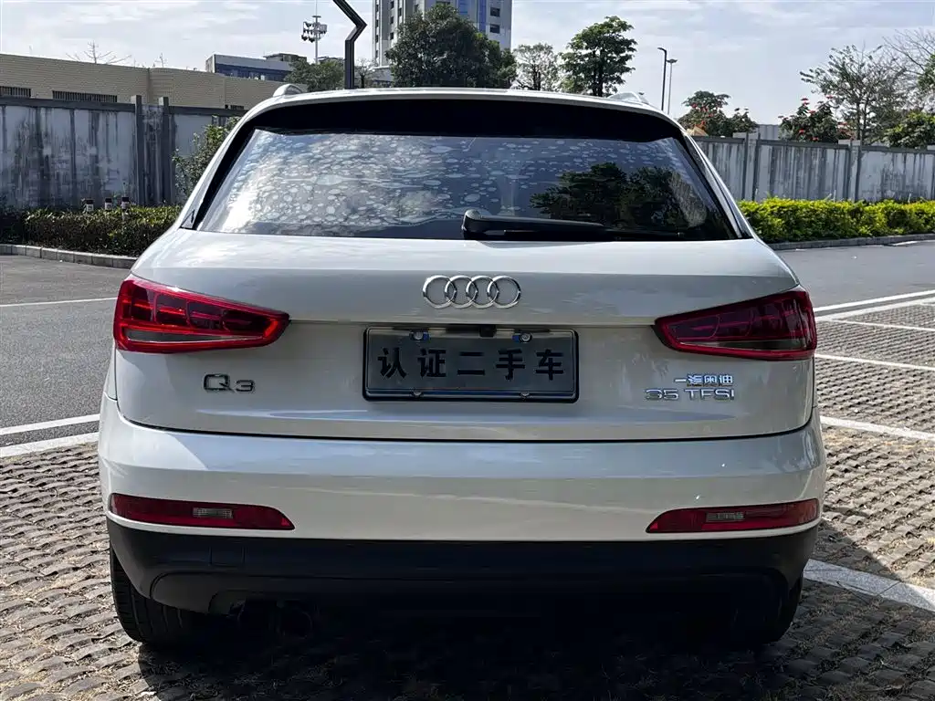 Audi Q3 2016 — фото 10