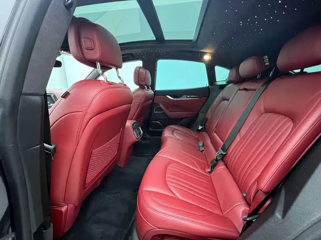 Maserati Levante 2017 — фото 10