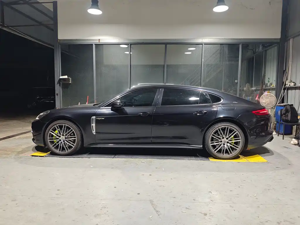 Porsche Panamera Hybrid 2020 — фото 2