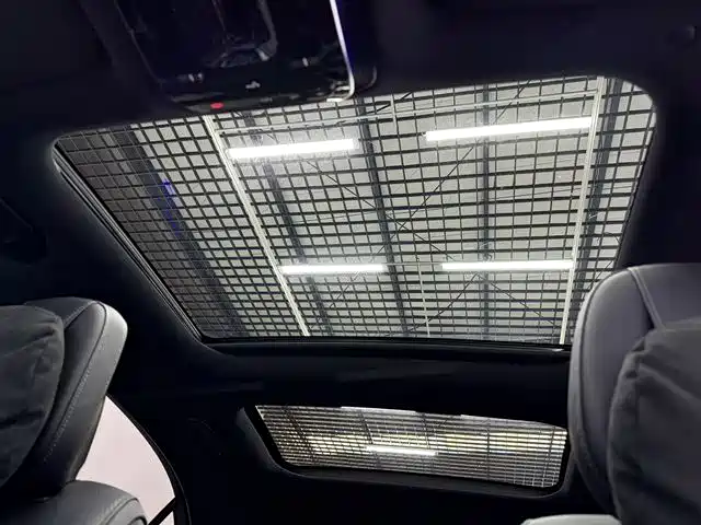 Mercedes-Benz C-Class 2023 — фото 11