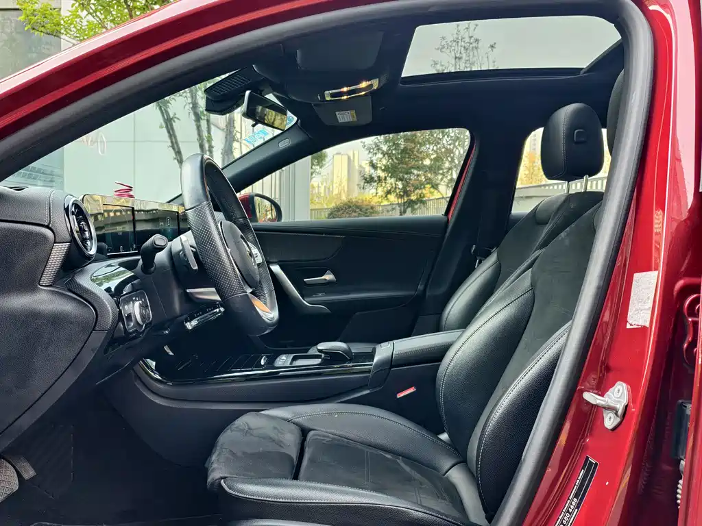 Mercedes-Benz A-Class 2019 — фото 23