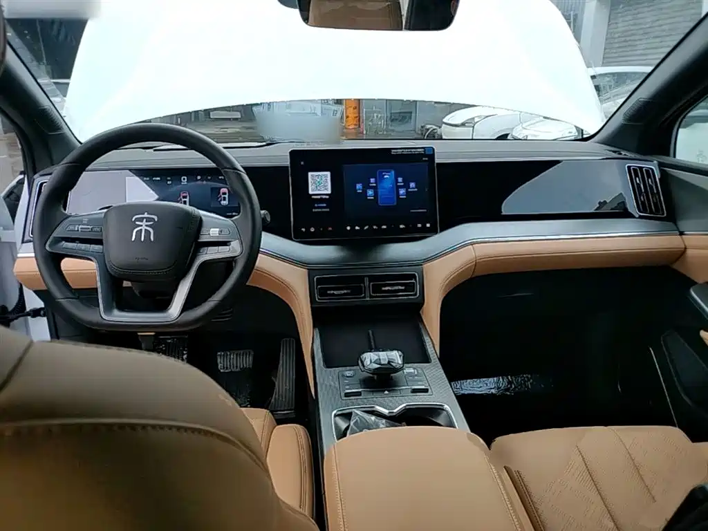 BYD L DM-i 2026 — фото 10