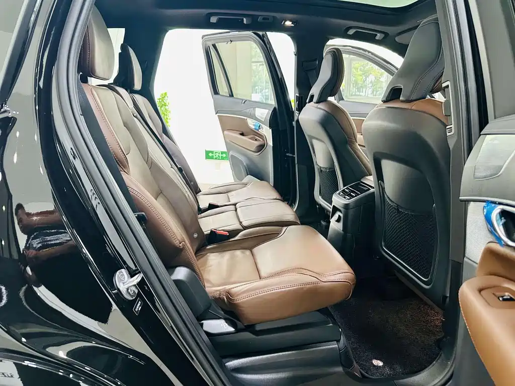 Volvo XC90 PHEV 2023 — фото 18