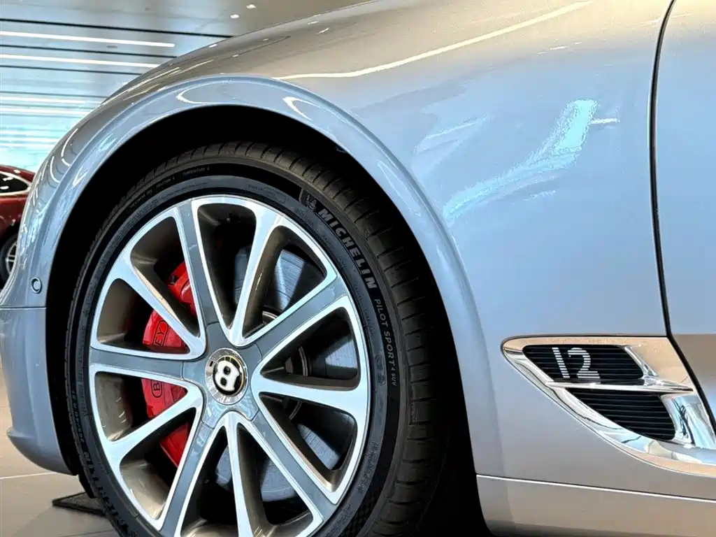 Bentley Continental 2020 — фото 9