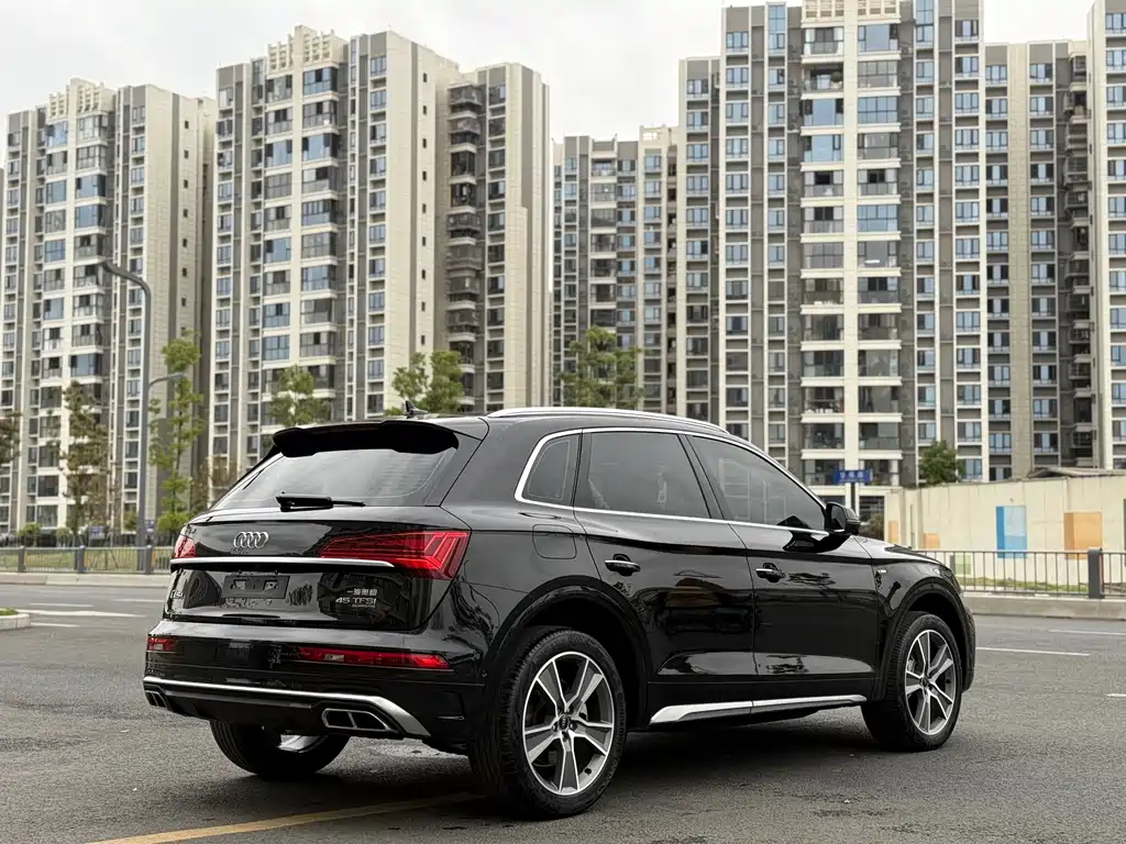 Audi Q5L 2023 — фото 7