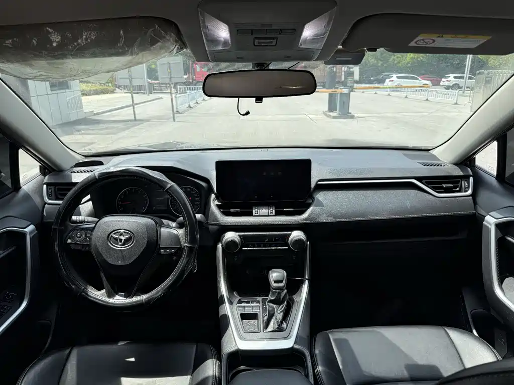 Toyota Wildlander 2023 — фото 10