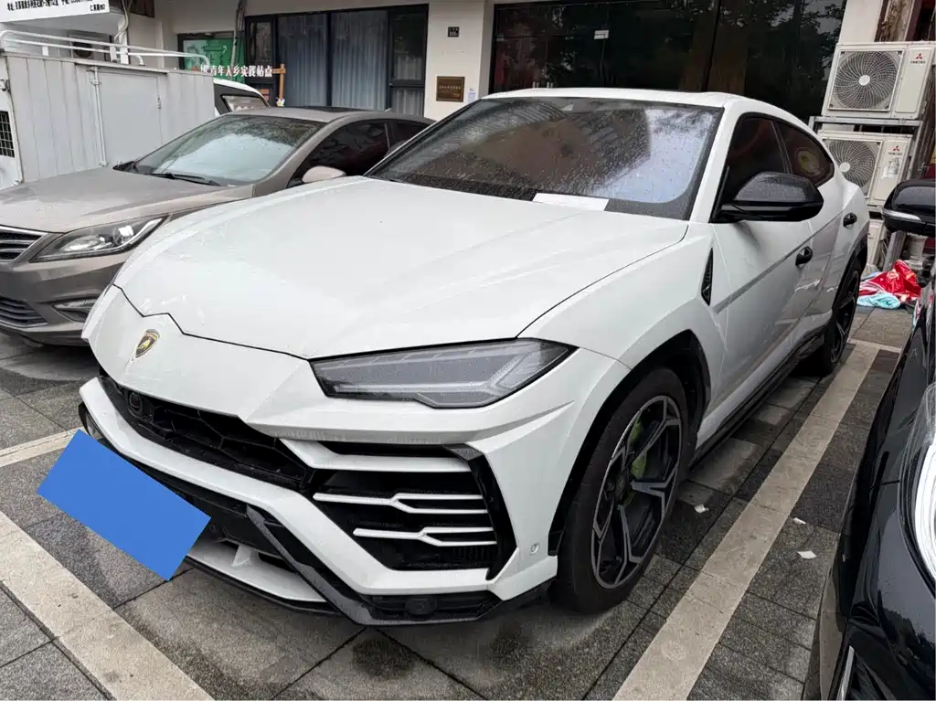 Lamborghini Urus 2020 — фото 1