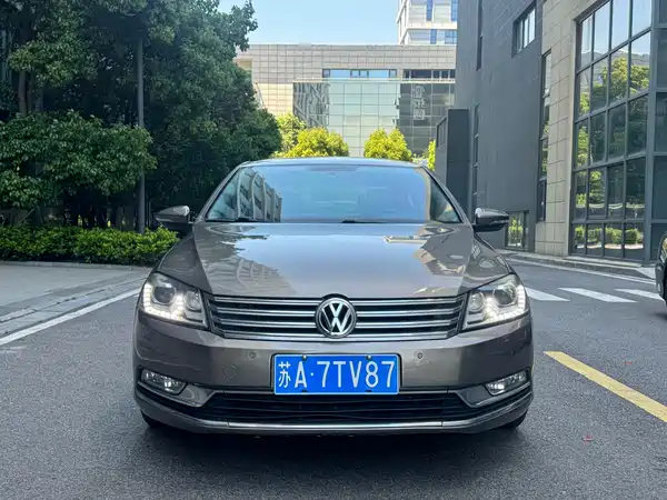 Volkswagen Magotan 2012