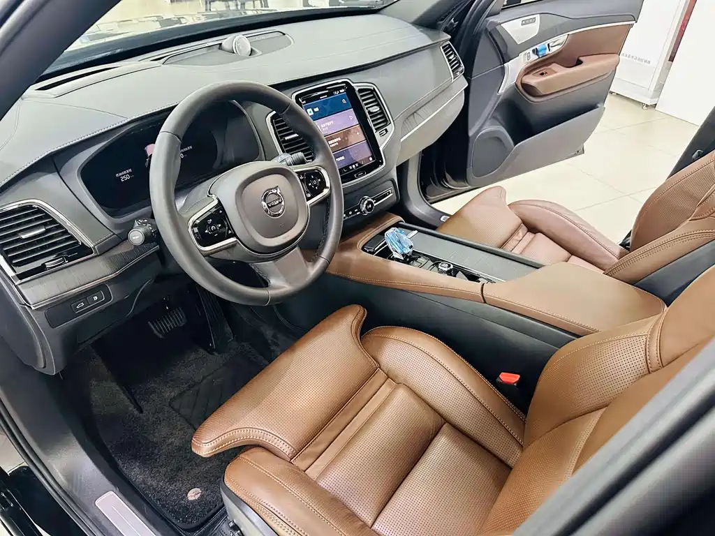 Volvo XC90 PHEV 2023 — фото 10