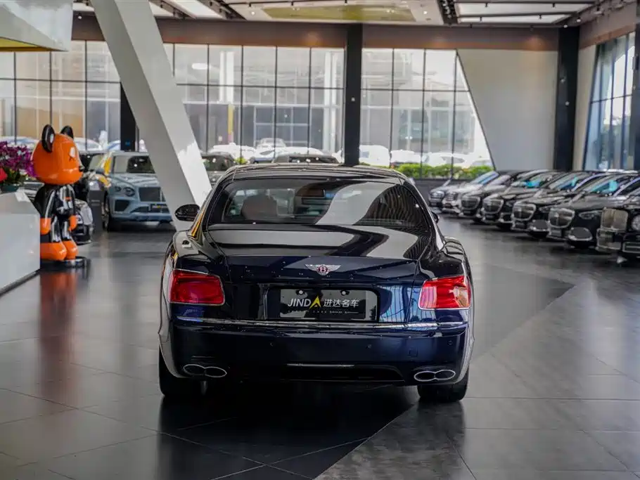 Bentley Flying Spur 2016 — фото 16