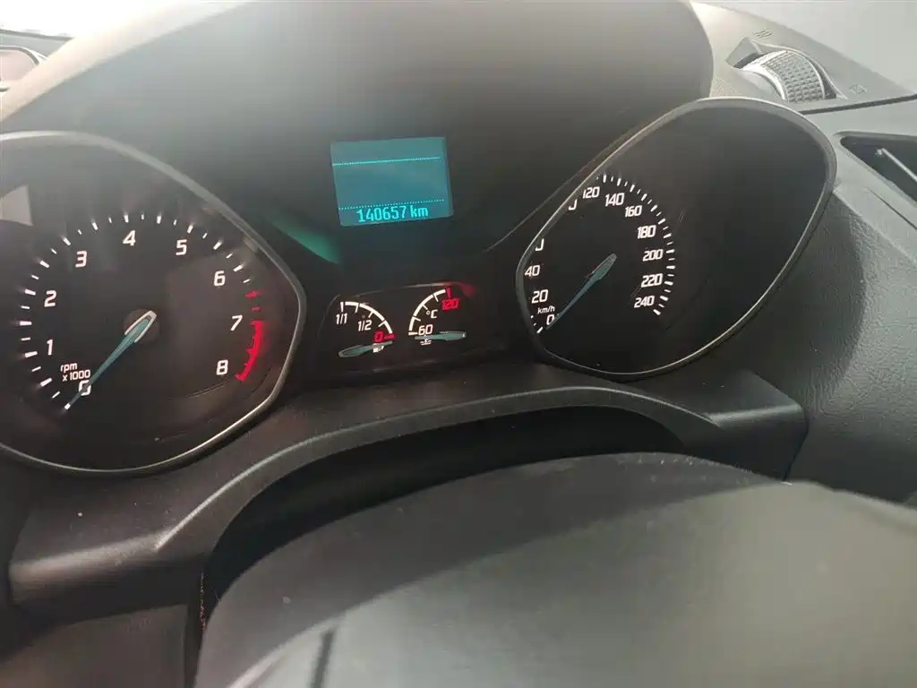 Ford Kuga 2016 — фото 12