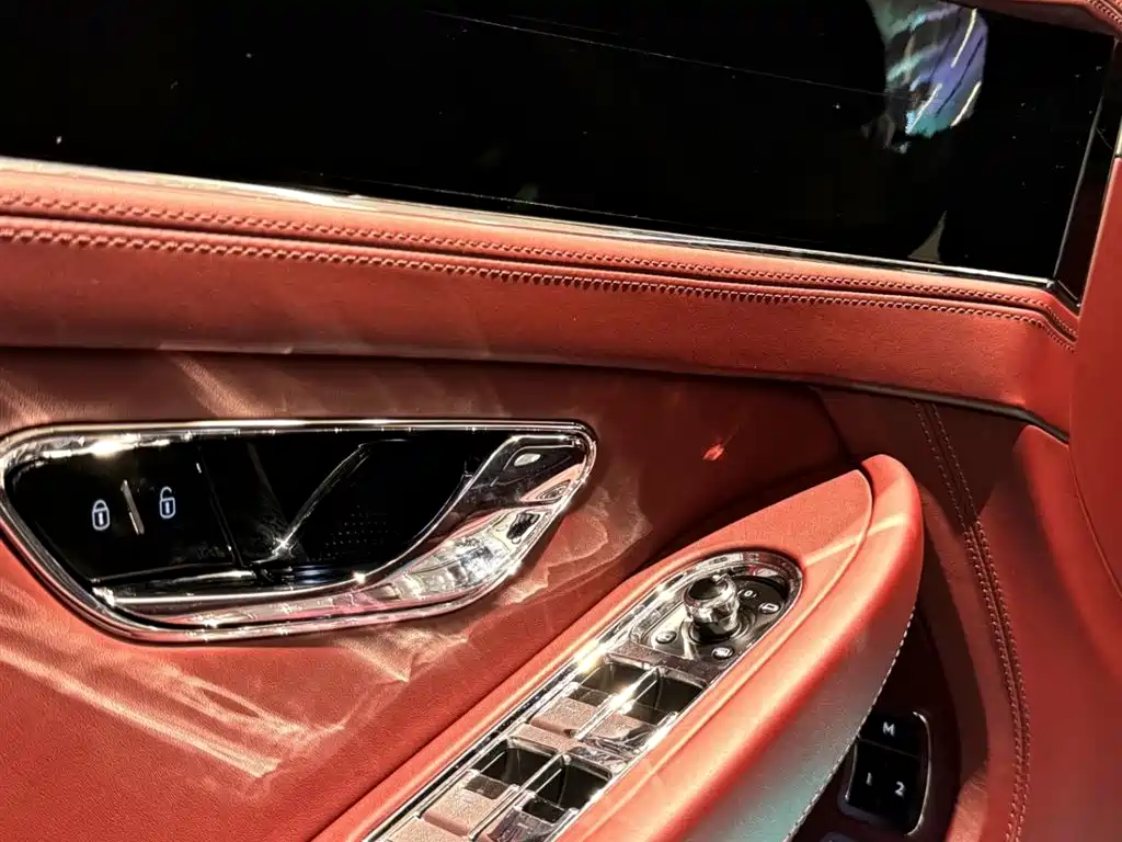 Bentley Continental 2020 — фото 13