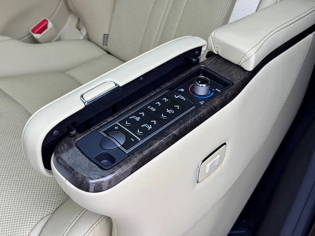 Toyota Alphard 2021 — фото 9