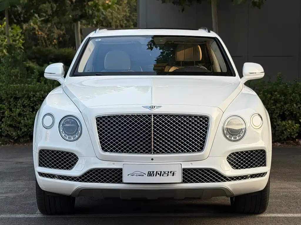 Bentley Bentayga 2016 — фото 2