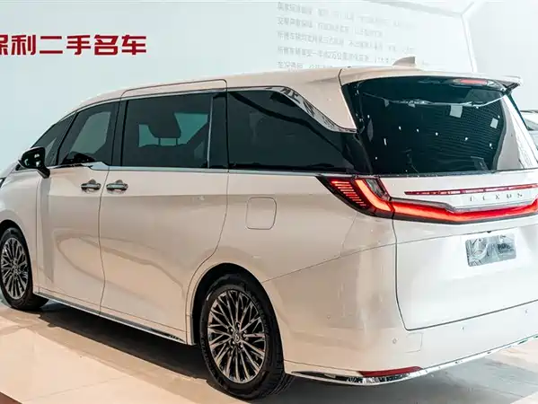 Lexus LM 2023