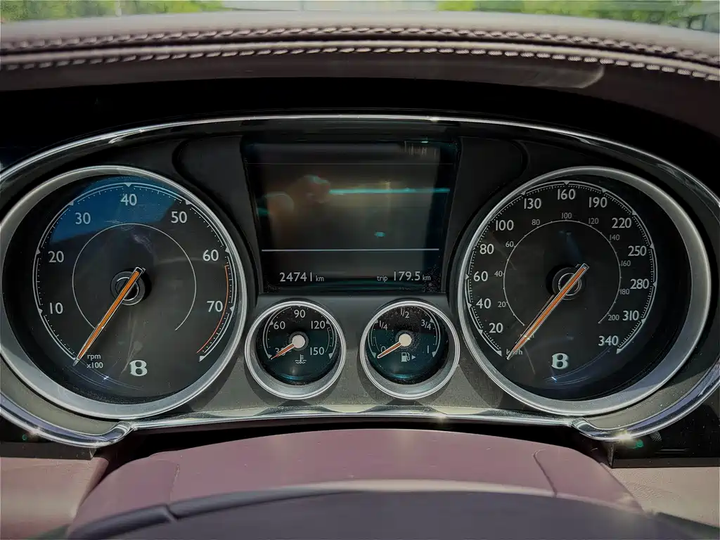 Bentley Flying Spur 2020 — фото 11