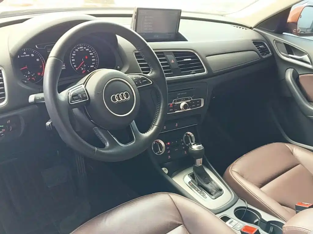 Audi Q3 2014 — фото 10