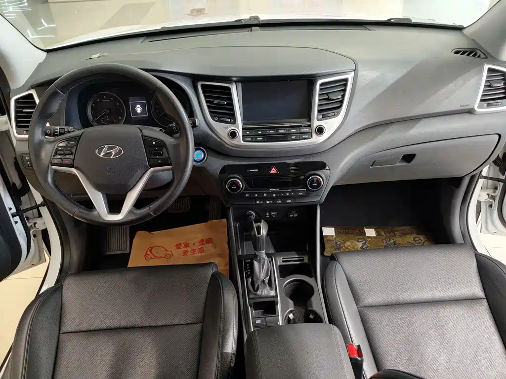Hyundai Tucson 2017 — фото 10