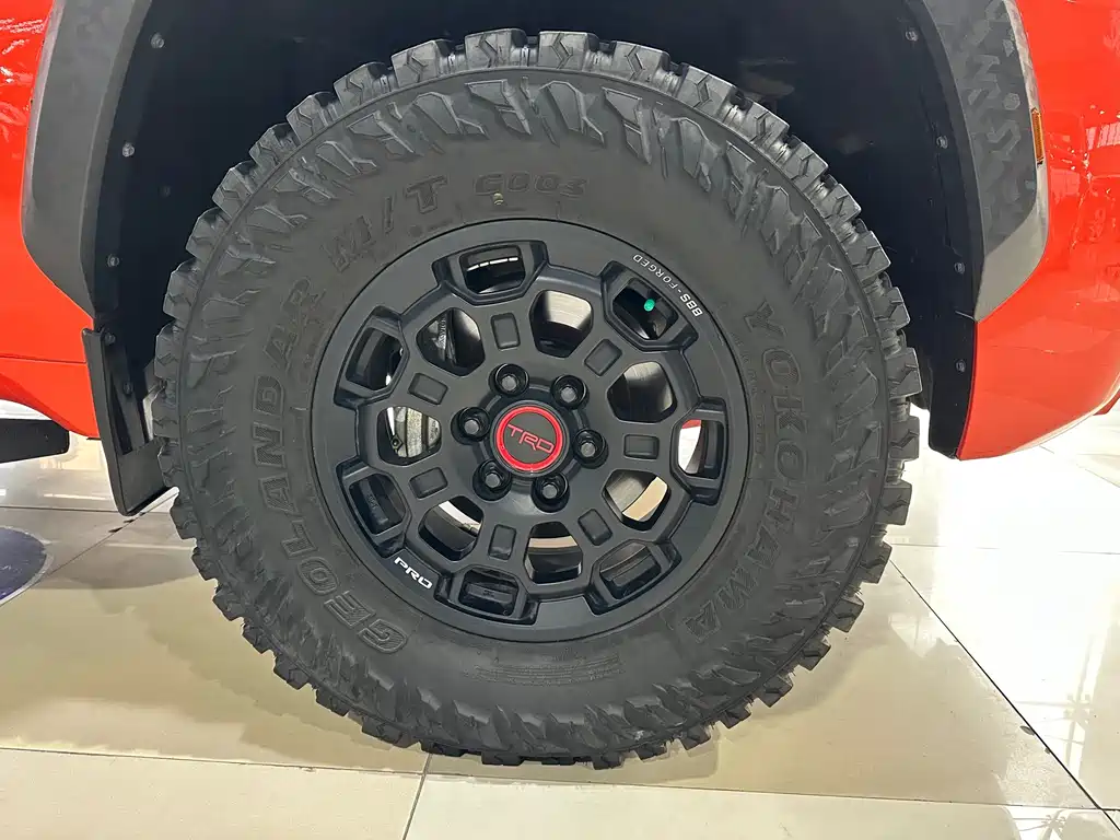 Toyota Sequoia 2023 — фото 19