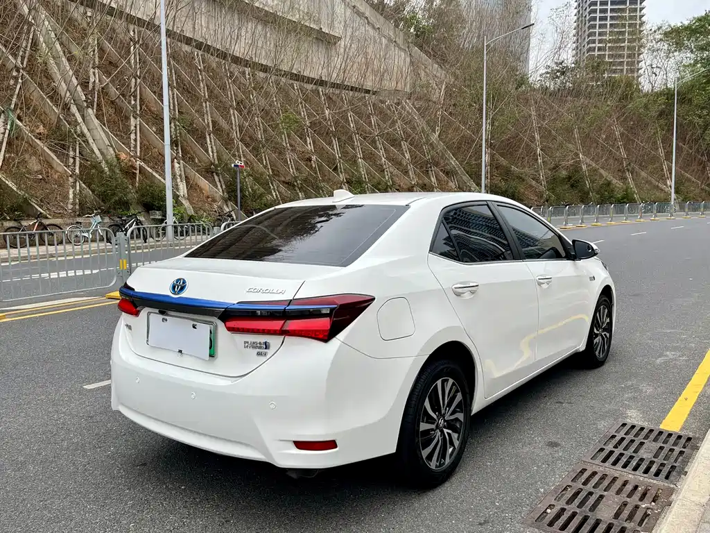Toyota Corolla Hybrid 2020 — фото 12
