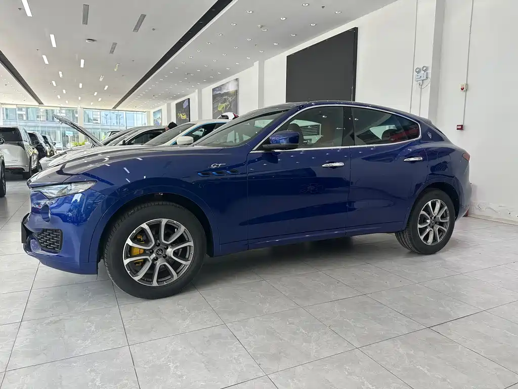 Maserati Levante — фото 4