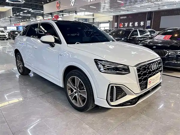 Audi Q2L 2024