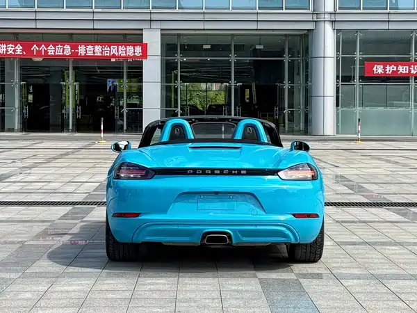 Porsche 718 2016