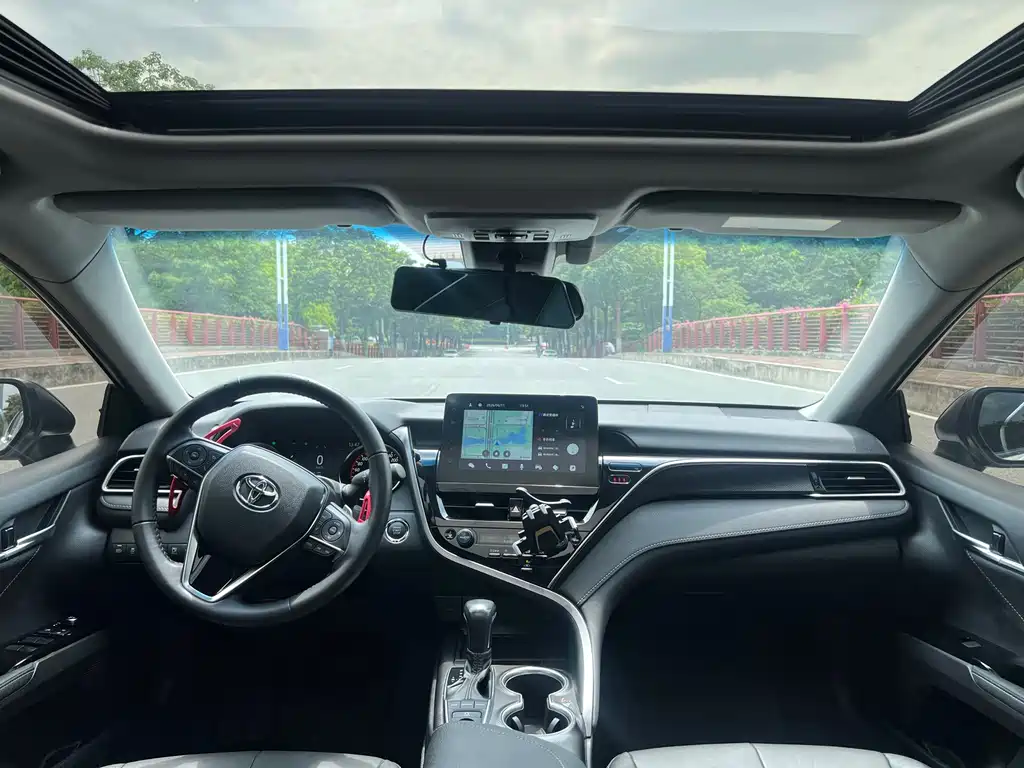 Toyota Camry 2021 — фото 13