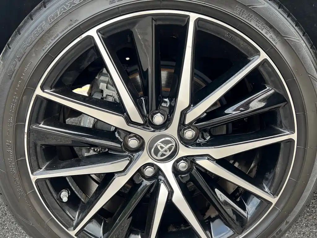 Toyota Camry 2021 — фото 18