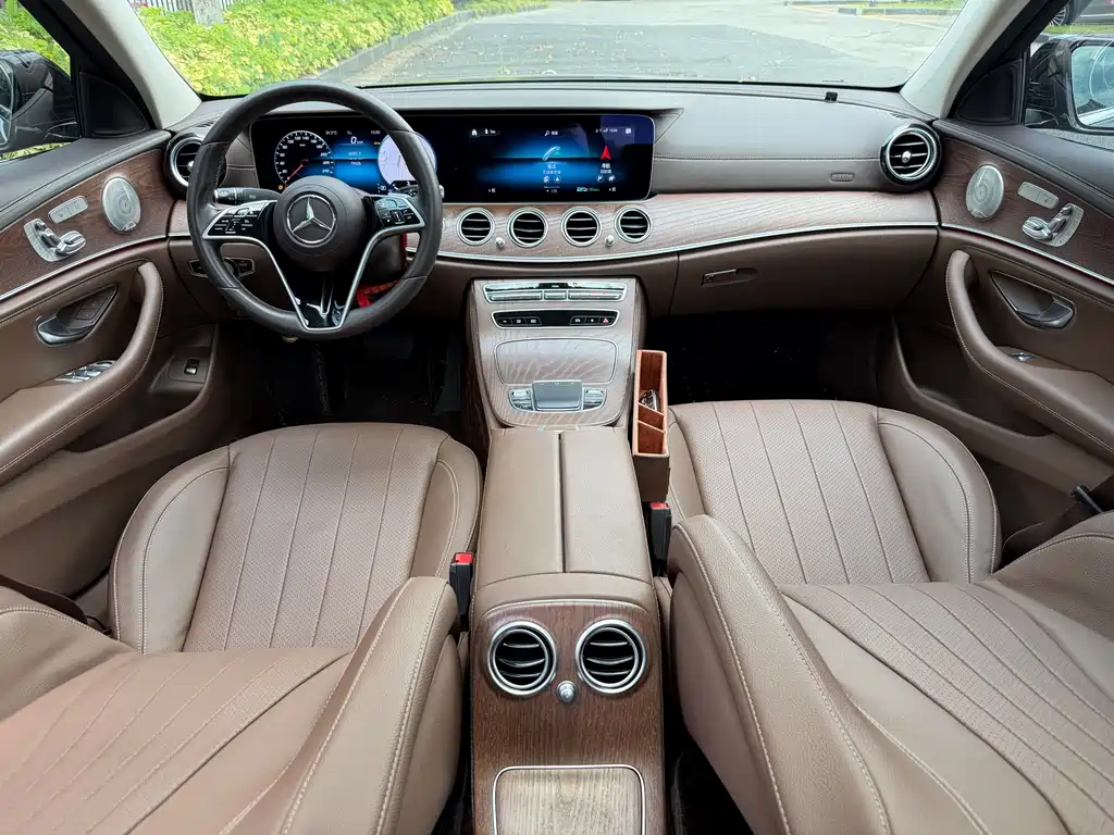 Mercedes-Benz E-Class 2023 — фото 5