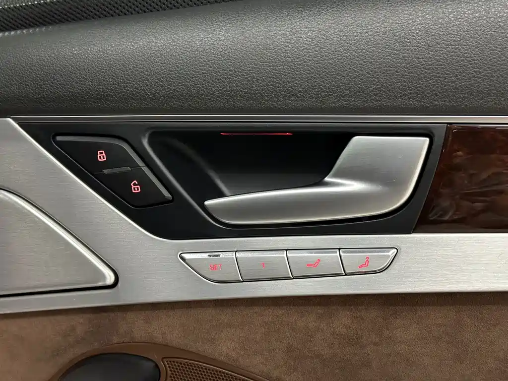 Audi A8 2014 — фото 15