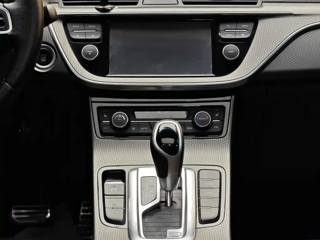 Geely Emgrand GS 2016 — фото 18