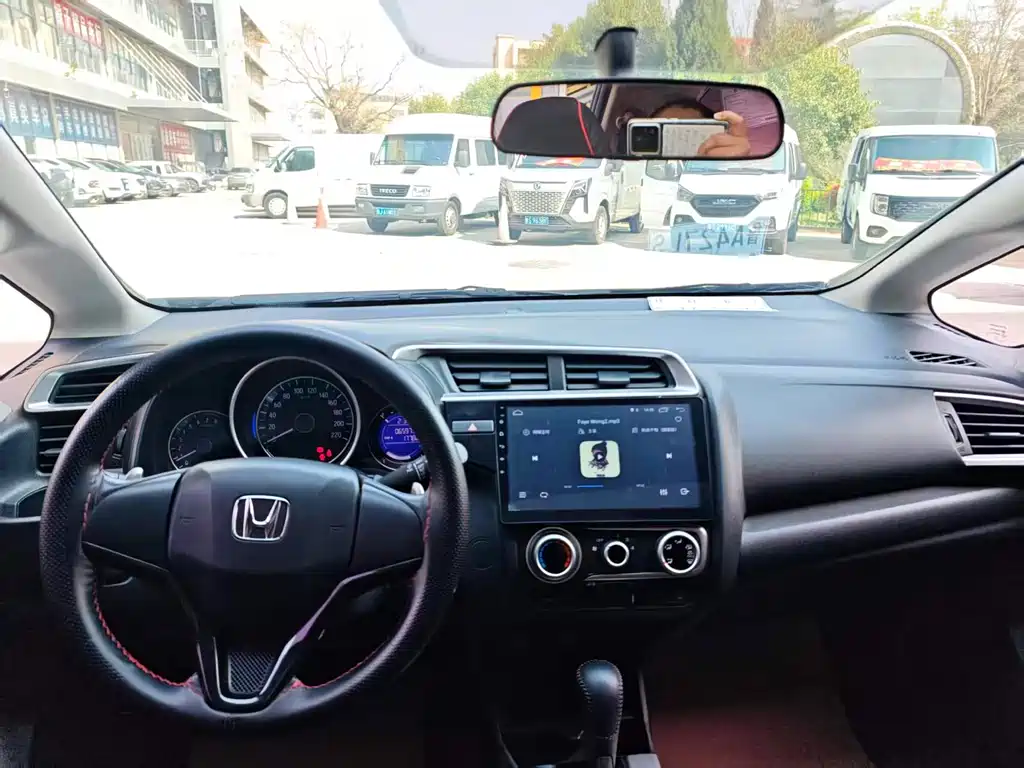 Honda Fit 2018 — фото 10
