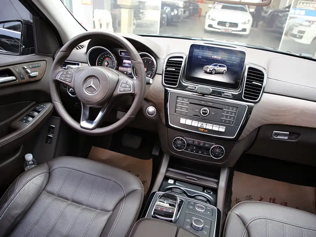 Mercedes-Benz GLS 2016 — фото 9