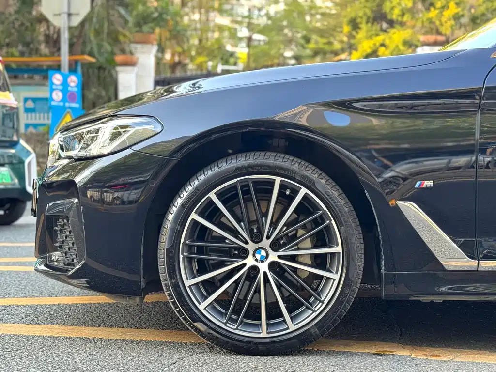 BMW 5 Series 2023 — фото 15