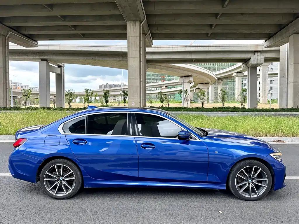 BMW 3 Series 2019 — фото 4