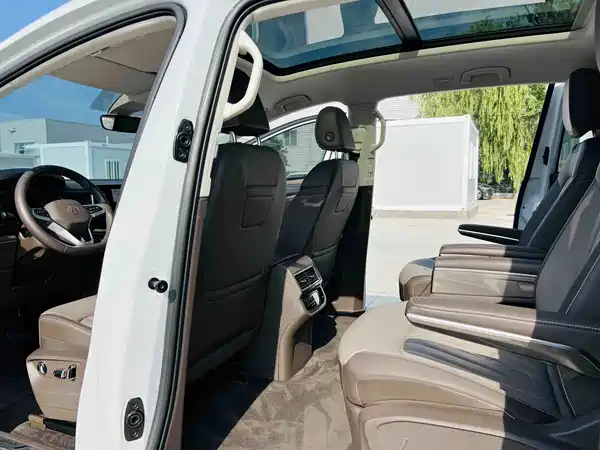 Volkswagen Viloran 2023