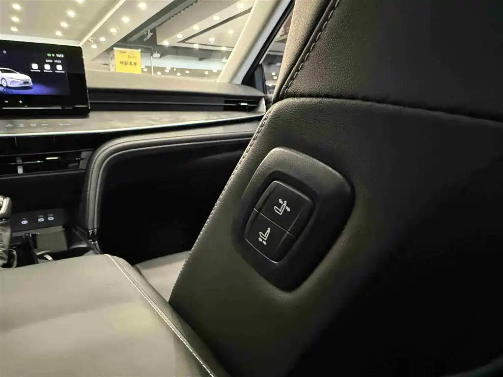Toyota Camry 2025 — фото 27