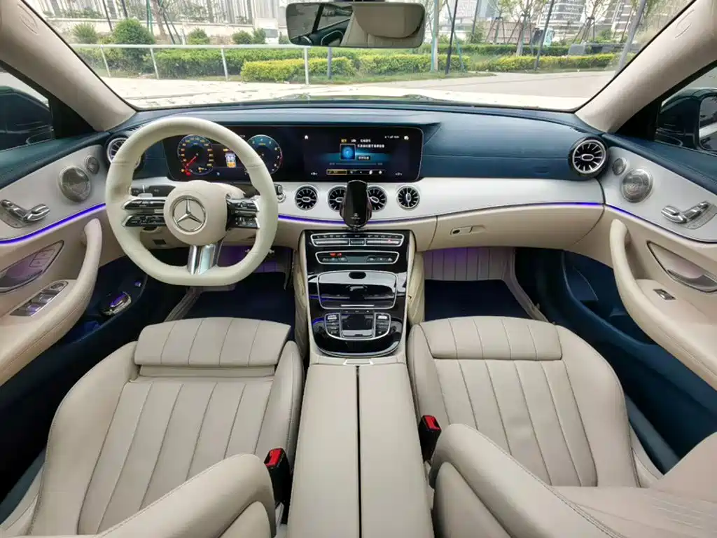 Mercedes-Benz E-Class 2022 — фото 9