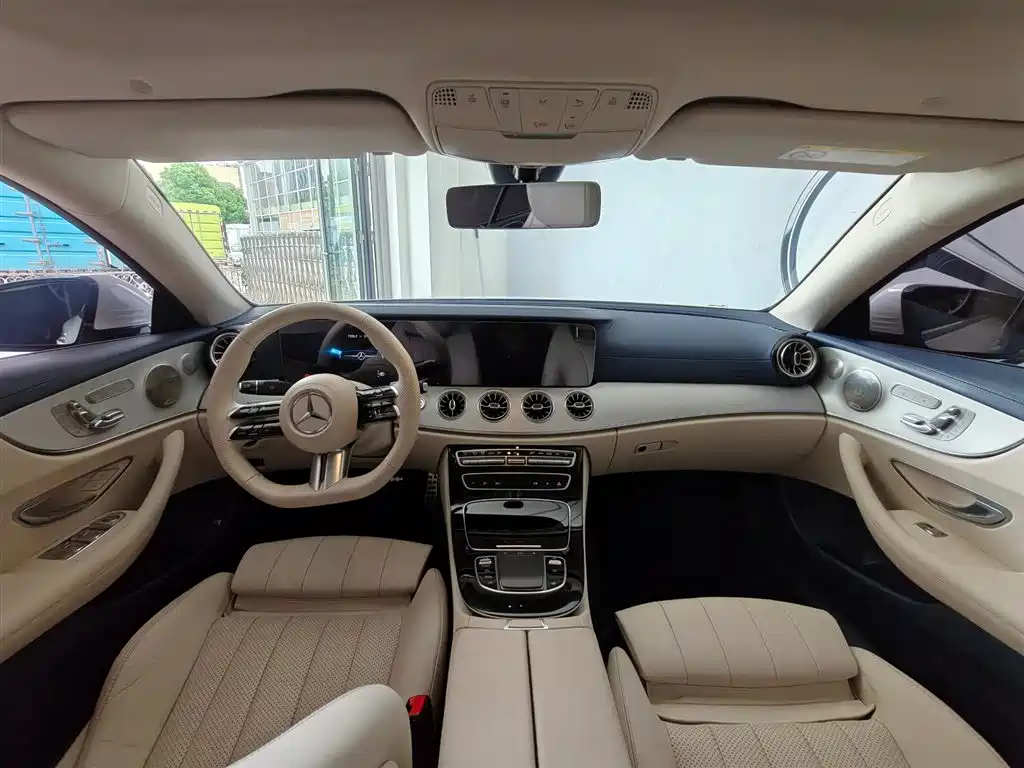 Mercedes-Benz E-Class 2023 — фото 11