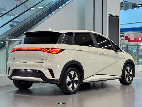 BYD Dolphin 2024