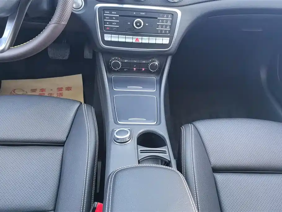 Mercedes-Benz GLA 2018 — фото 16