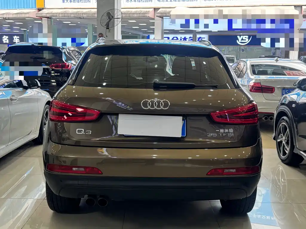 Audi Q3 2016 — фото 14