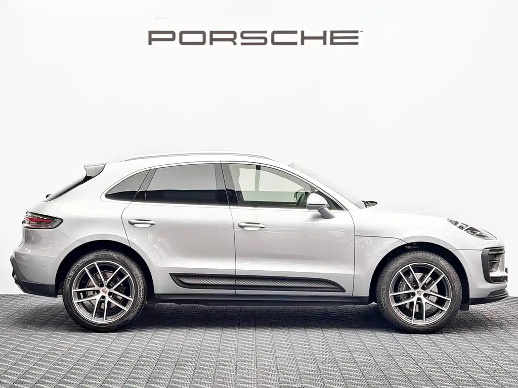 Porsche Macan 2023 — фото 16