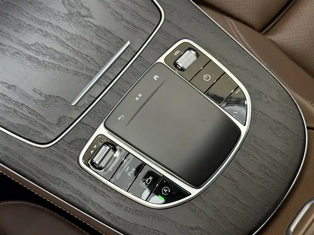 Mercedes-Benz E-Class 2022 — фото 13